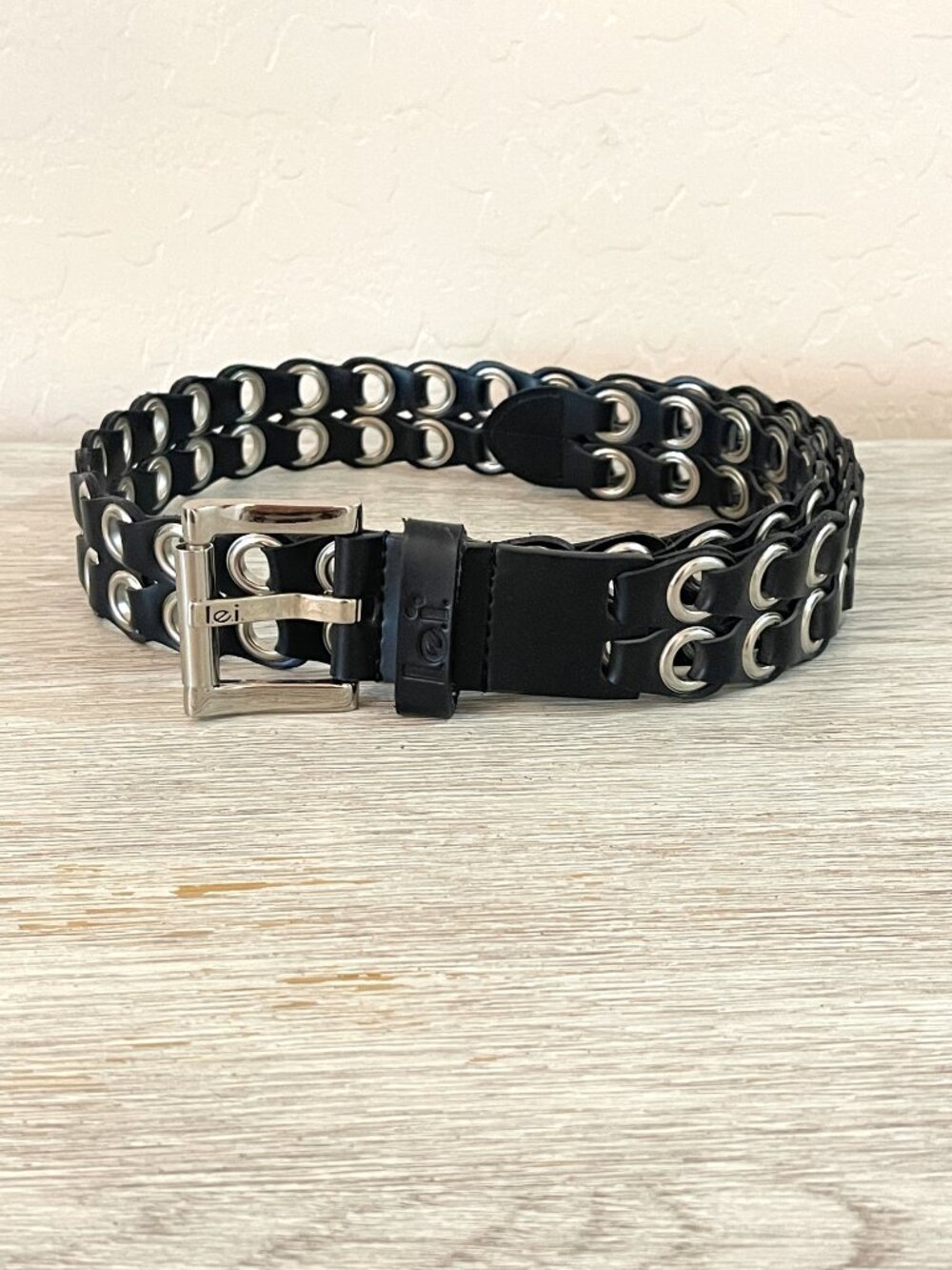 LEI Belt Wide Grommet Black Silver Buckle Medium - Picture 2 of 9